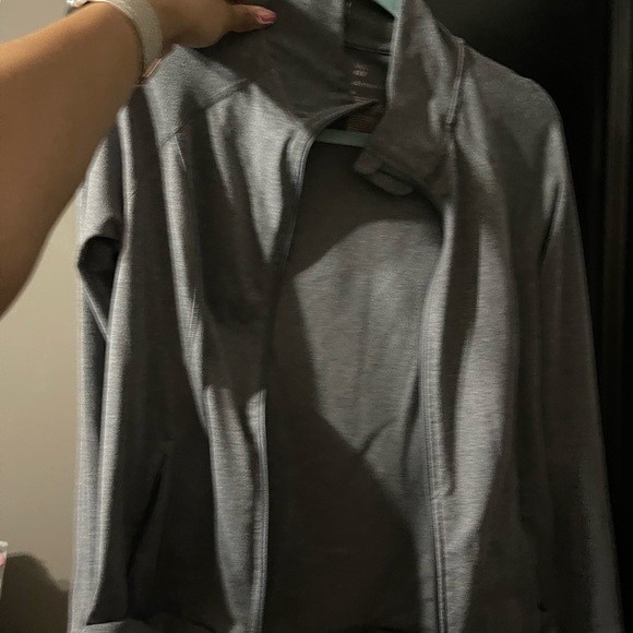 workout jacket - Picture 2 of 2